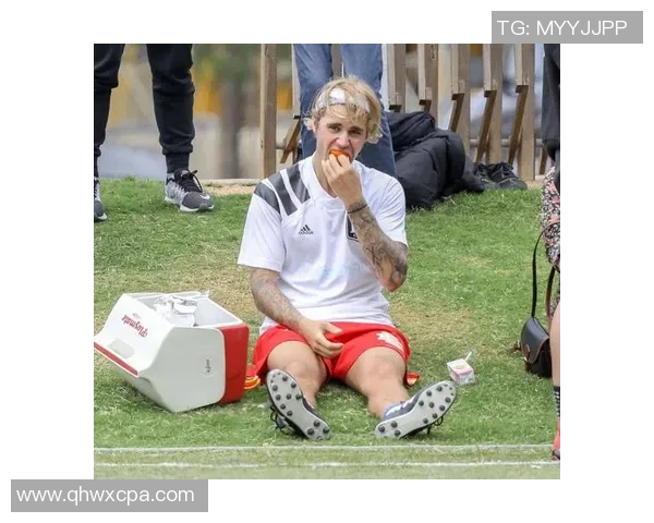 为足球球星量身打造专属发型揭秘打造与球场风采同在的完美造型 为足球球星量身打造专属发型揭秘打造与球场风采同在的完美造型