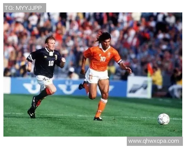 荷兰足球巨星：从小镇球员到世界顶级前锋的传奇之路