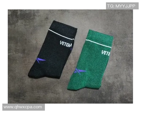 足球明星同款袜子热销 揭秘球场外时尚潮流新风向