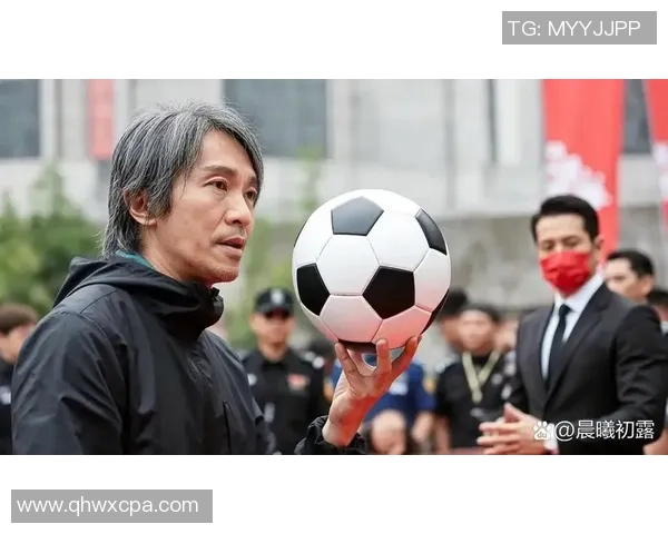 说粤语的足球巨星是谁 他在场内外的表现为何如此出色